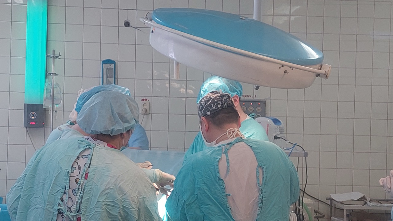 Травматологи ставят на ноги пациентов с разрушенными тазобедренными суставами