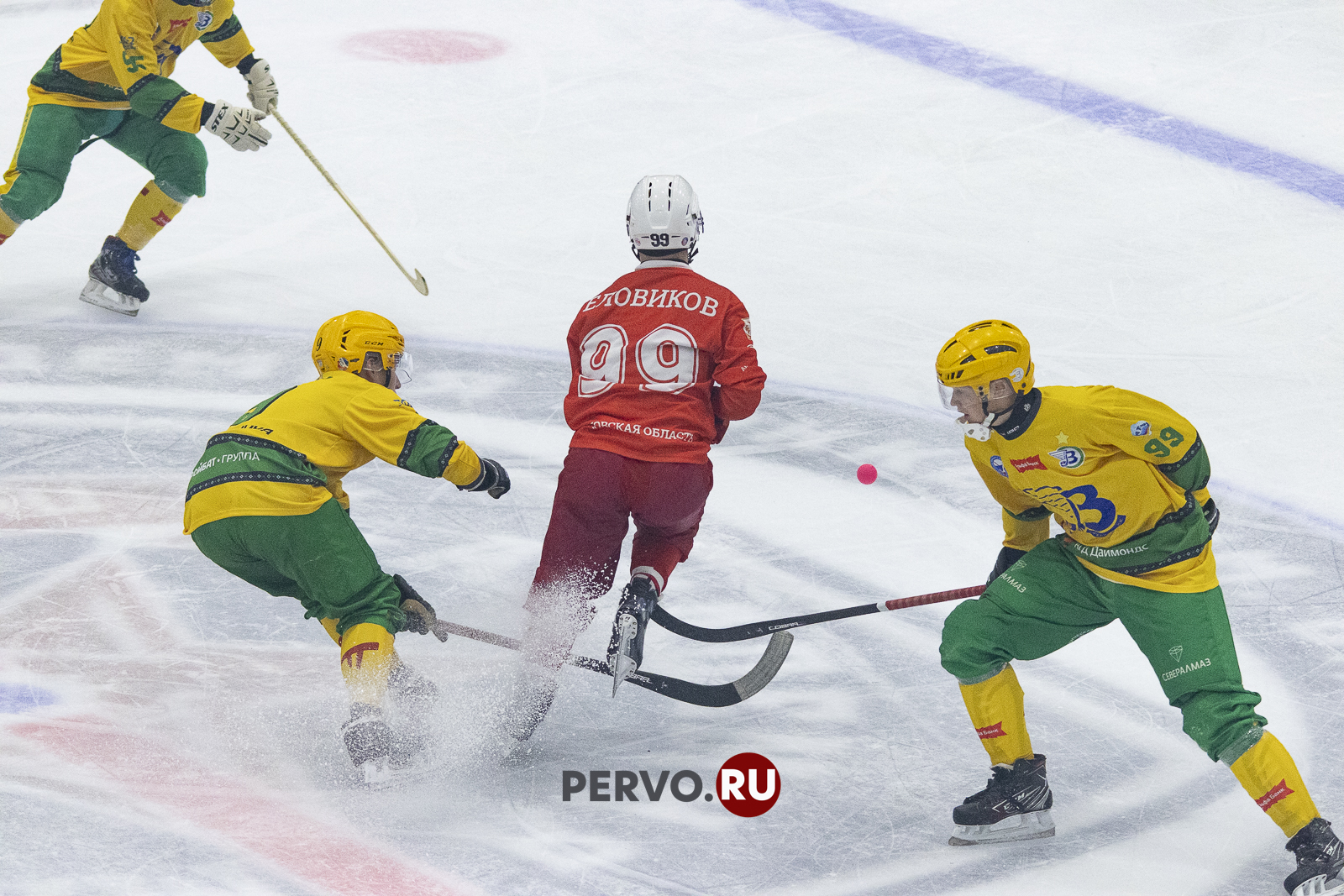 Первоуральск: «Уральский Трубник» в первый день одержал крупную победу