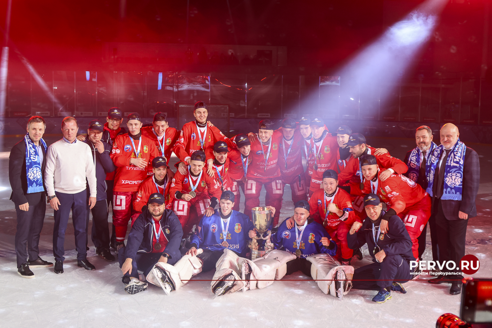 Команда «Уральский трубник» — чемпионы Кубка губернатора Свердловской области по мини-хоккею с мячом