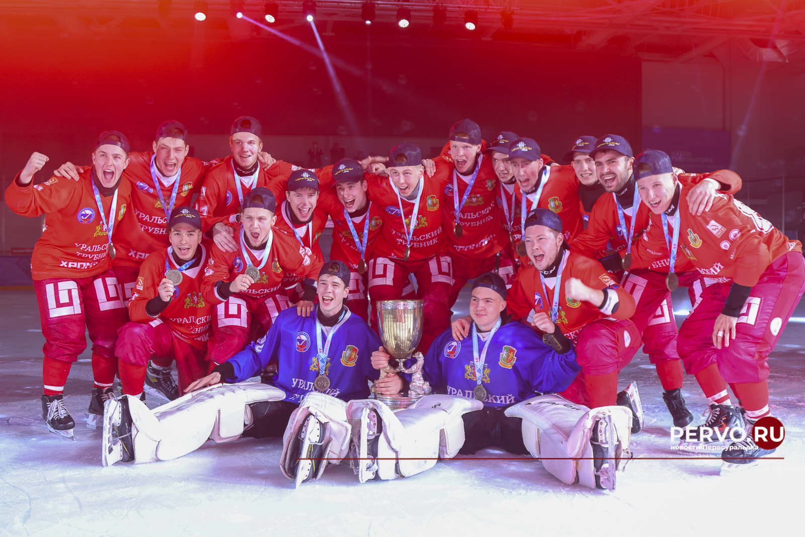Команда «Уральский трубник» — чемпионы Кубка губернатора Свердловской области по мини-хоккею с мячом
