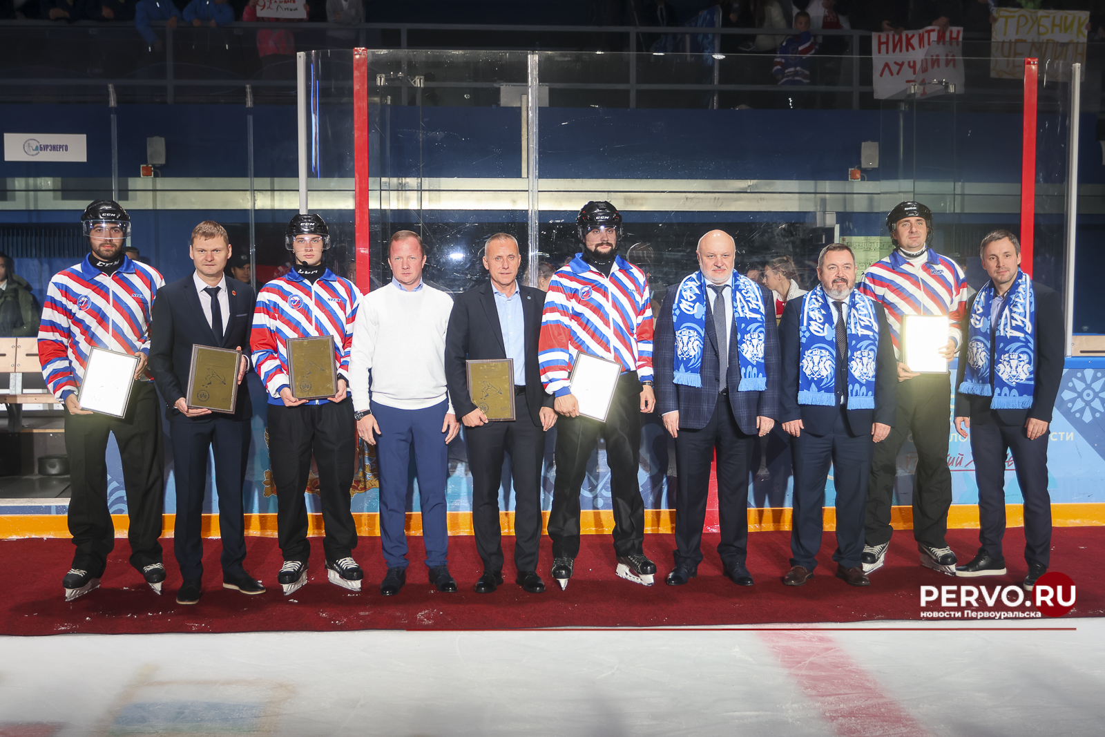Команда «Уральский трубник» — чемпионы Кубка губернатора Свердловской области по мини-хоккею с мячом