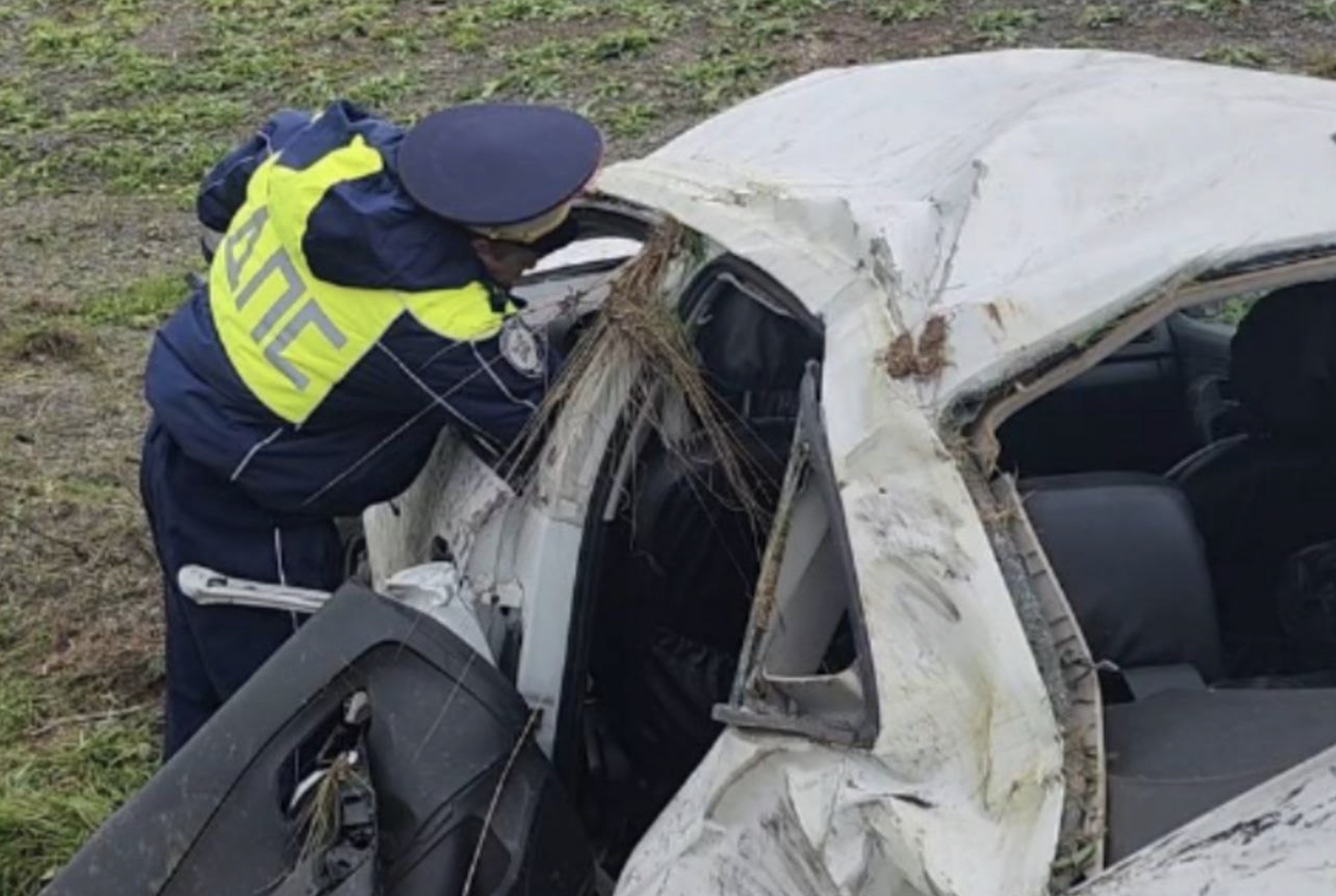 Непристёгнутый пассажир погиб, вылетев из автомобиля