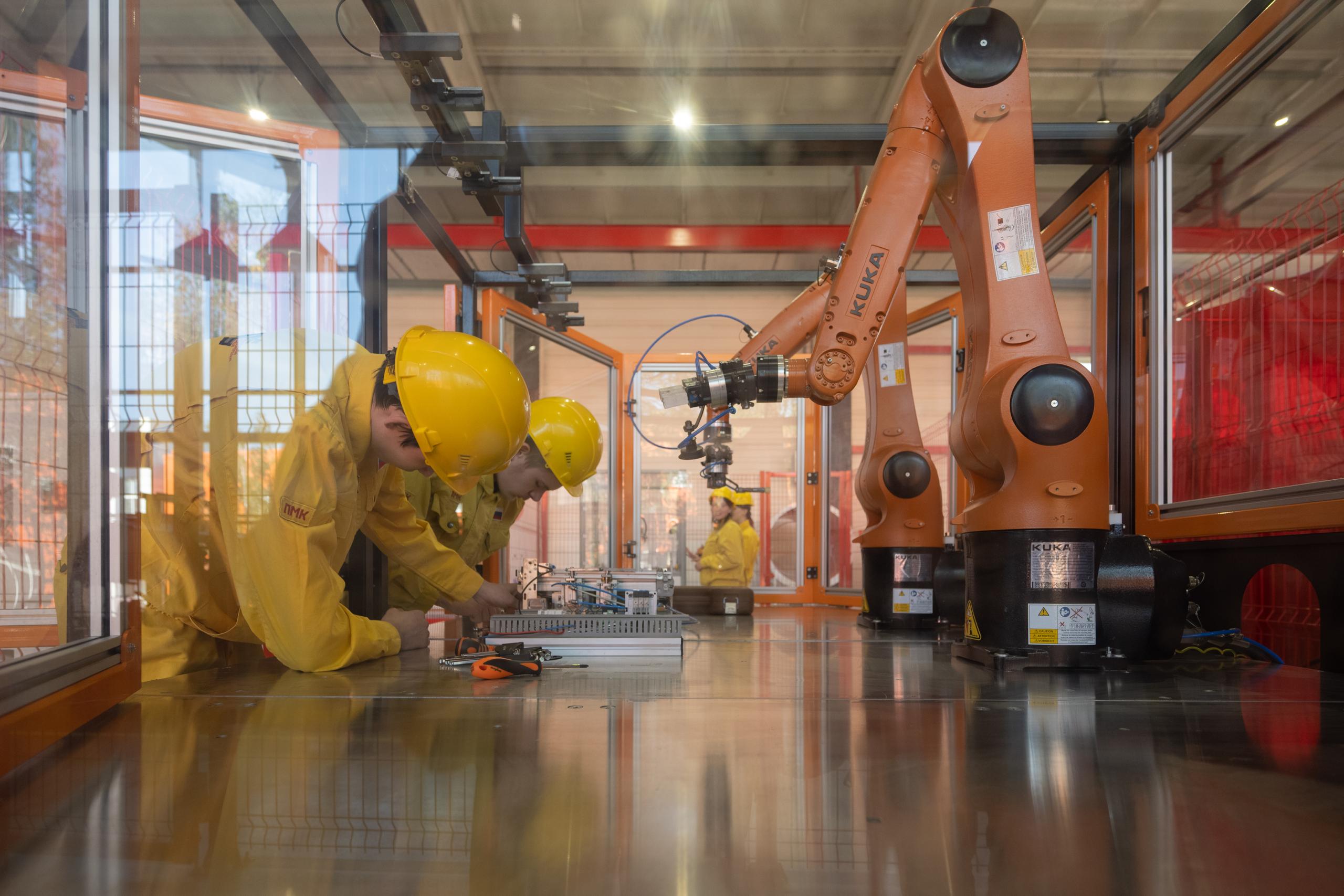 Губернаторские стипендии получат 50 лучших студентов техникумов и колледжей