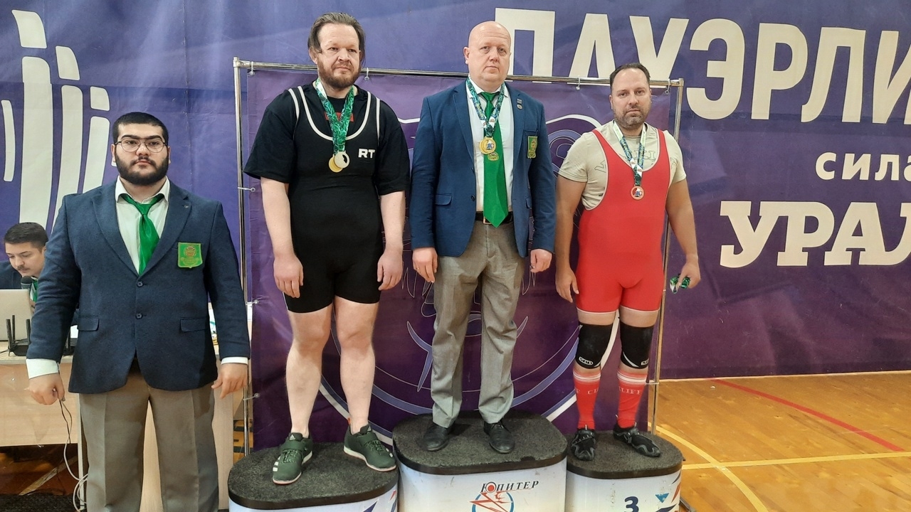 Ветераны пауэрлифтинга выступили в первенстве Свердловской области