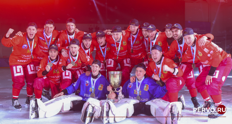 Команда «Уральский трубник» — чемпионы Кубка губернатора Свердловской области по мини-хоккею с мячом