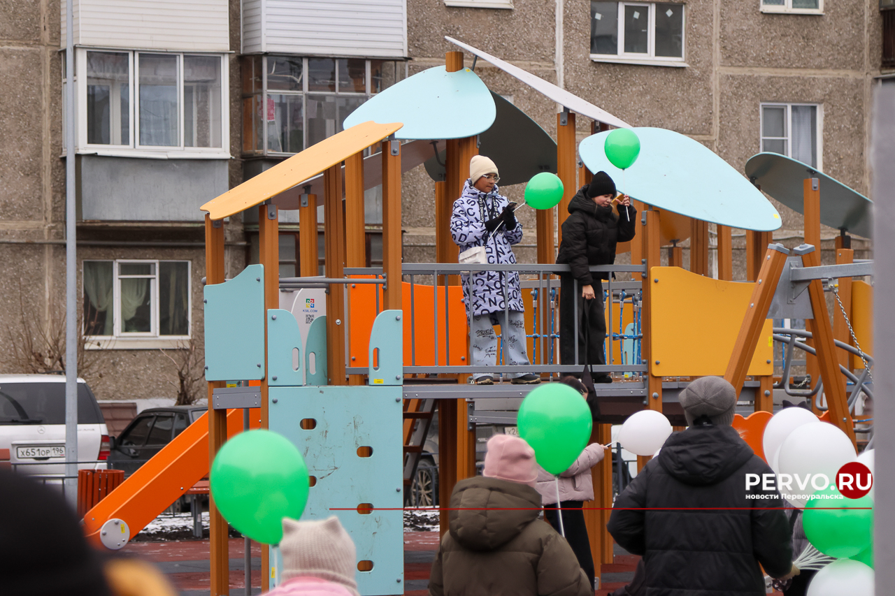 В Первоуральске в микрорайоне Хромпик открыли новый двор