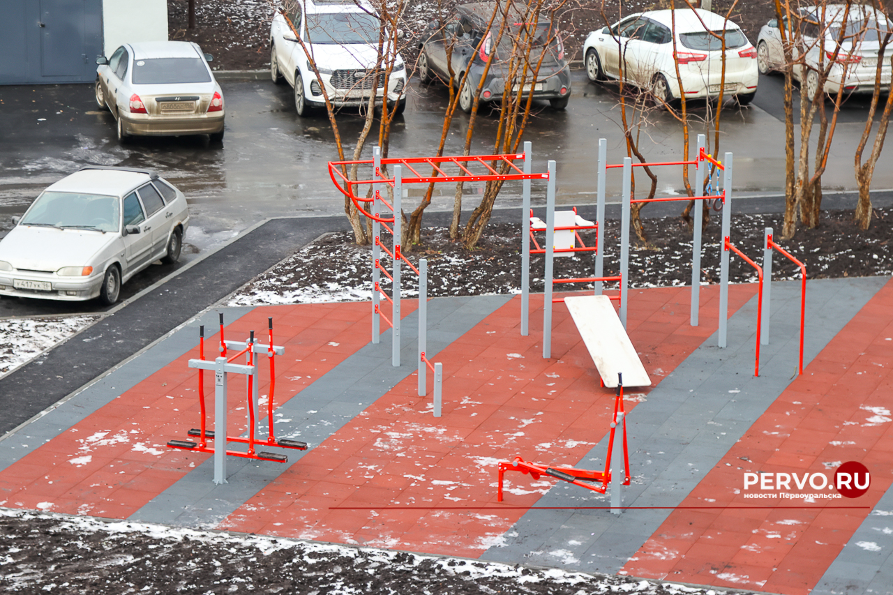 В Первоуральске в микрорайоне Хромпик открыли новый двор