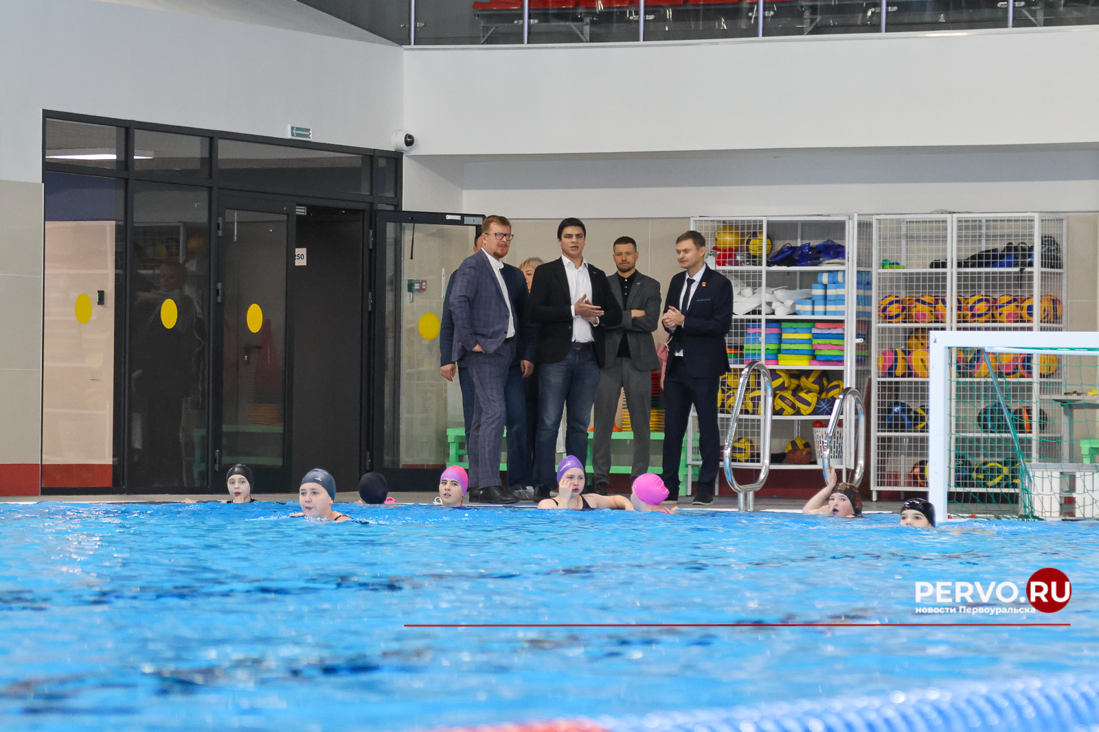 Первоуральск посетил двукратный олимпийский чемпион по плаванию Евгений Рылов