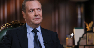 Медведев высказался о последствиях коррупционного скандала на Украине