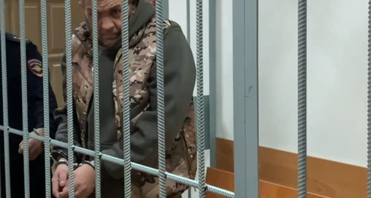 Беглый военнослужащий захватил заложницу в Первоуральске