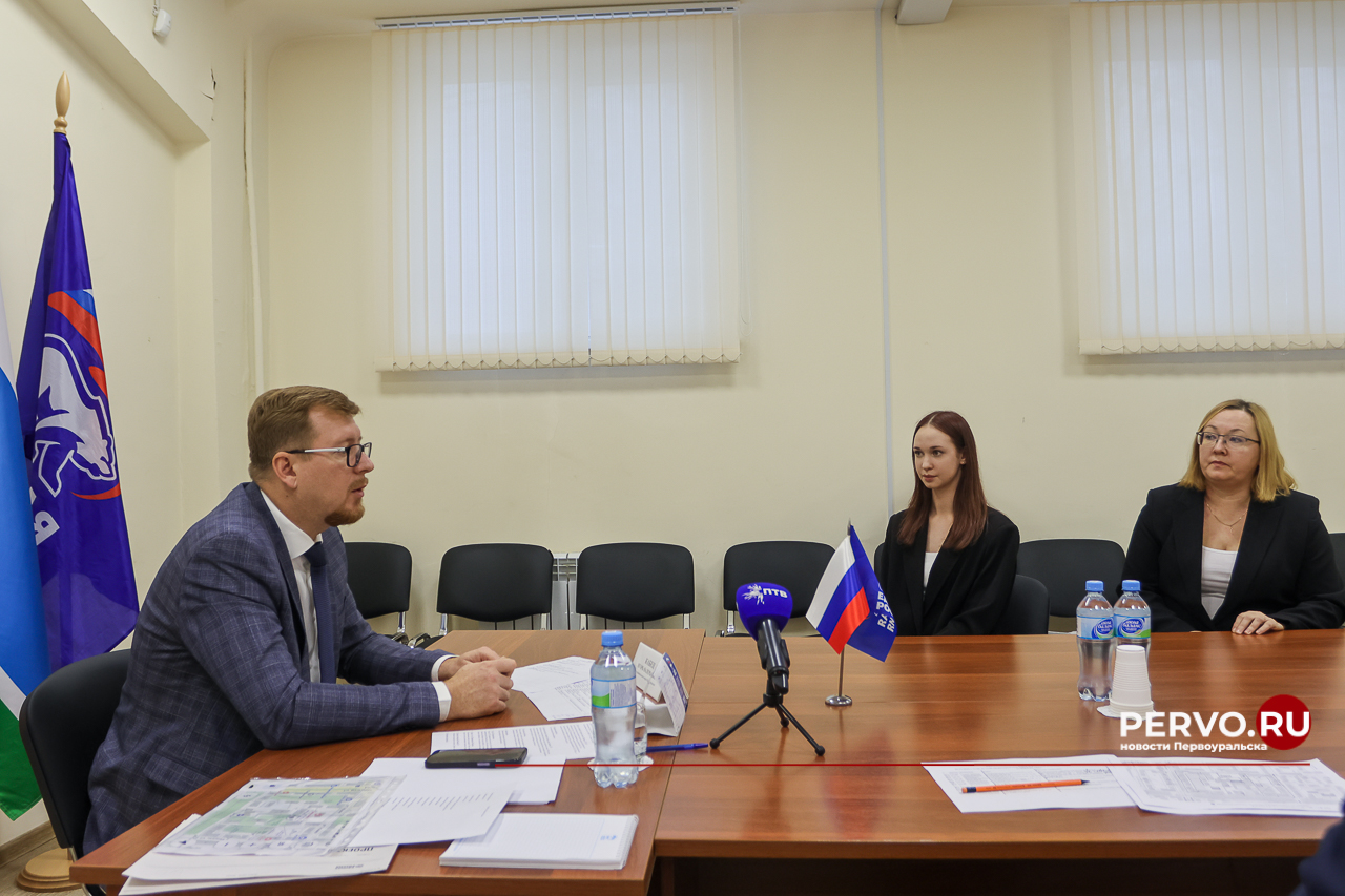 Глава Первоуральска провёл приём граждан и обсудил вопросы реализации коммунальных, социальных и образовательных проектов