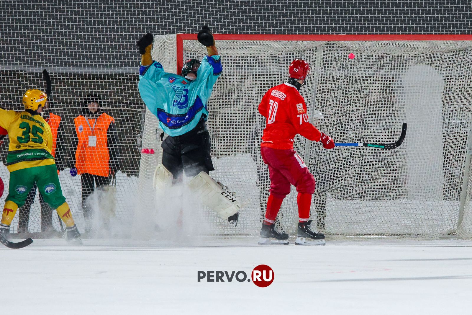«СКА-Уральский Трубник» переиграл «Водник» со счётом 5:2