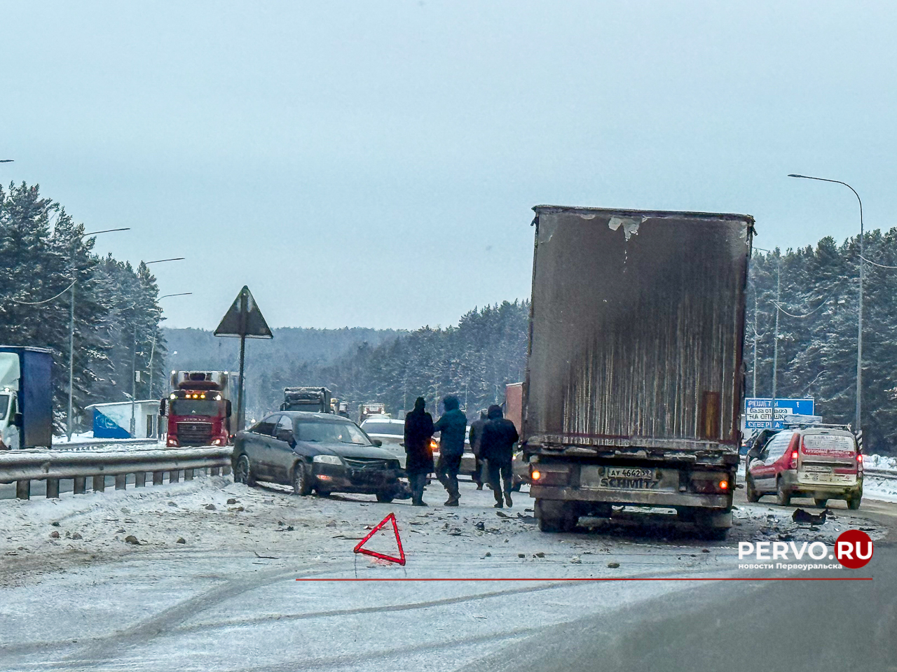 Из-за массового ДТП на трассе Екатеринбург — Пермь образовалась огромная пробка