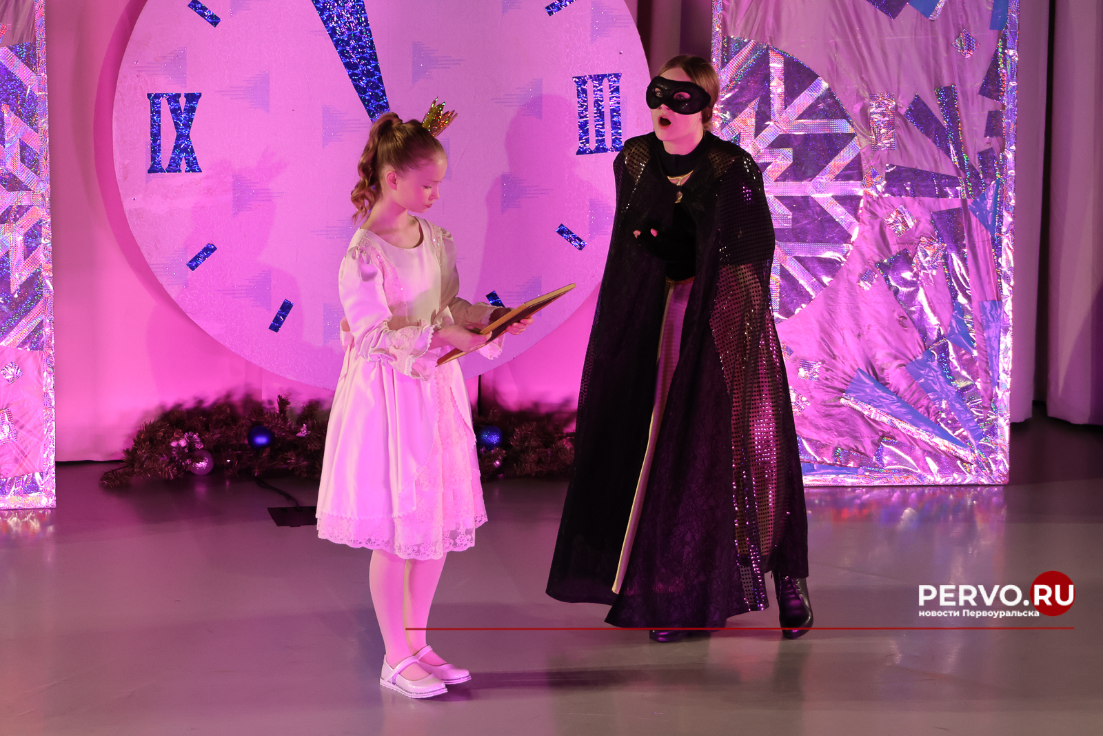 В Первоуральске стартовали благотворительные новогодние ёлки