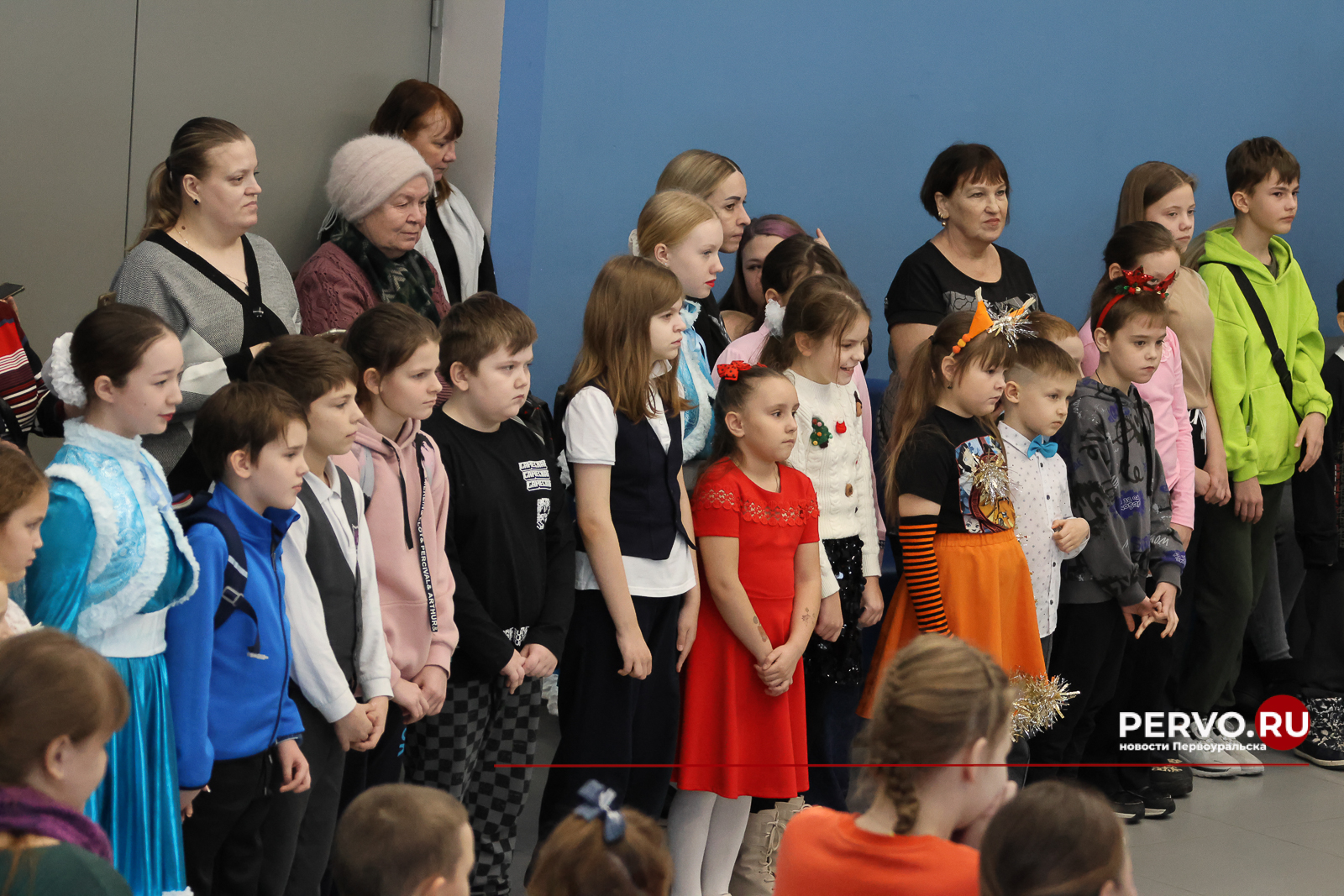 В Первоуральске стартовали благотворительные новогодние ёлки