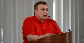 Бывший водитель Разина рассказал, где продюсер скрывается от следствия