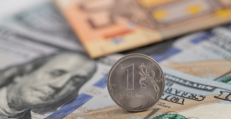 Минфин допустил рост американского доллара до 133 рублей