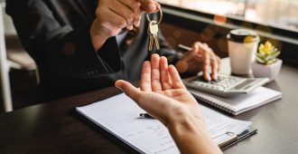 Россиянам напомнили о необходимости уплаты налогов на доходы от сдачи квартир