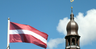 Россиянам начали аннулировать ВНЖ в Латвии