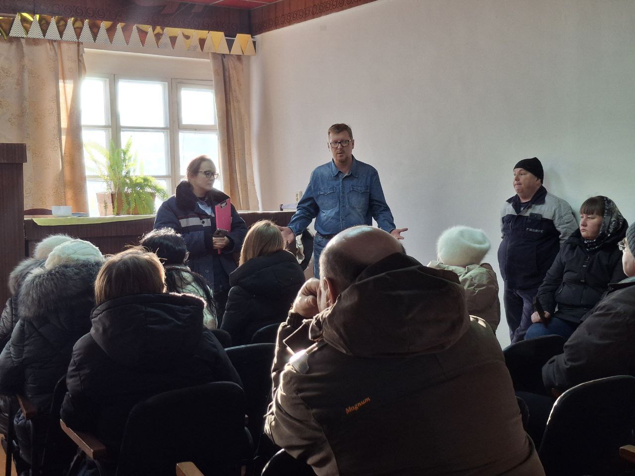 Глава встретился с жителями дома, где вчера произошёл взрыв газа