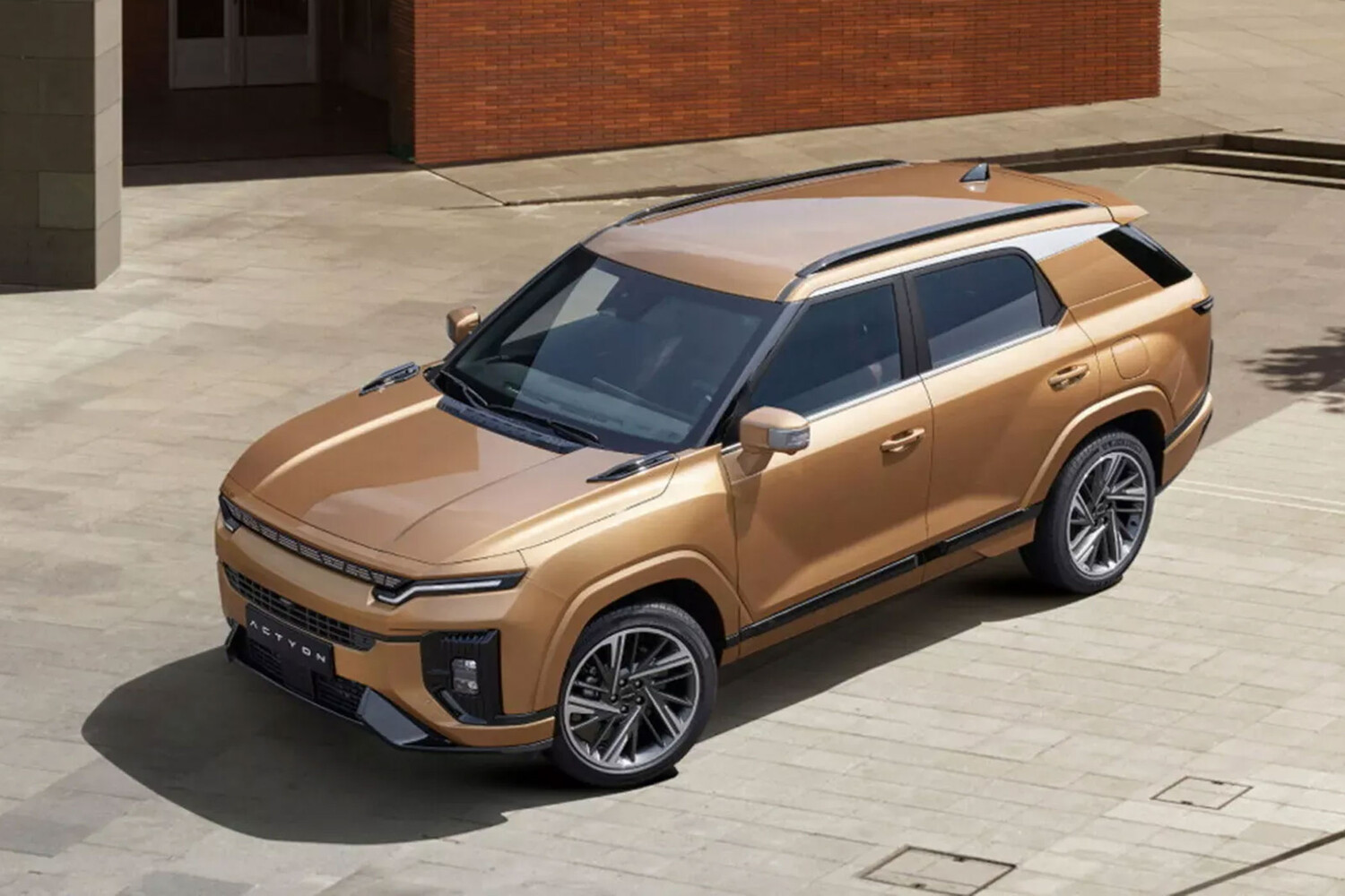 На российском рынке появится новый кроссовер KGM Actyon