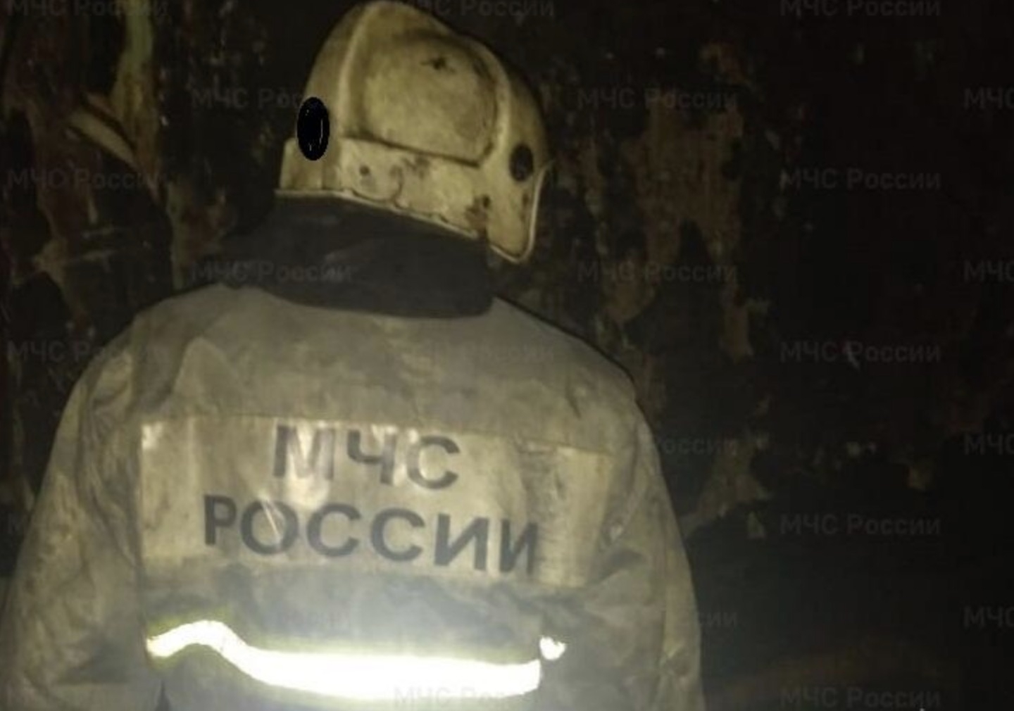 Ночью в Первоуральске загорелся продуктовый магазин