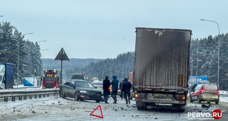 За 2025 год в ДТП в МО Первоуральск погибли 16 человек