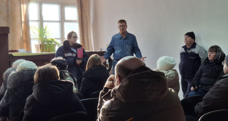 Глава встретился с жителями дома, где вчера произошёл взрыв газа