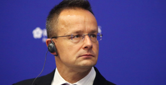 Сийярто рассказал, кому придется выполнять запрос Киева на $800 млрд