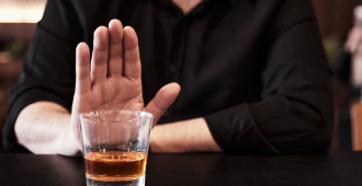 Количество алкомаркетов в России за 2025 год сократилось на 7%