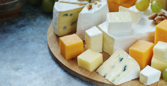 Роспотребнадзор нашел рекордное количество фальшивого сыра и масла на прилавках