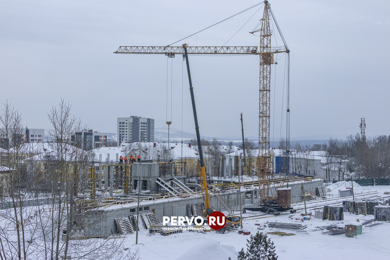 На стадионе «Уральский Трубник» полным ходом ведётся строительство трибун