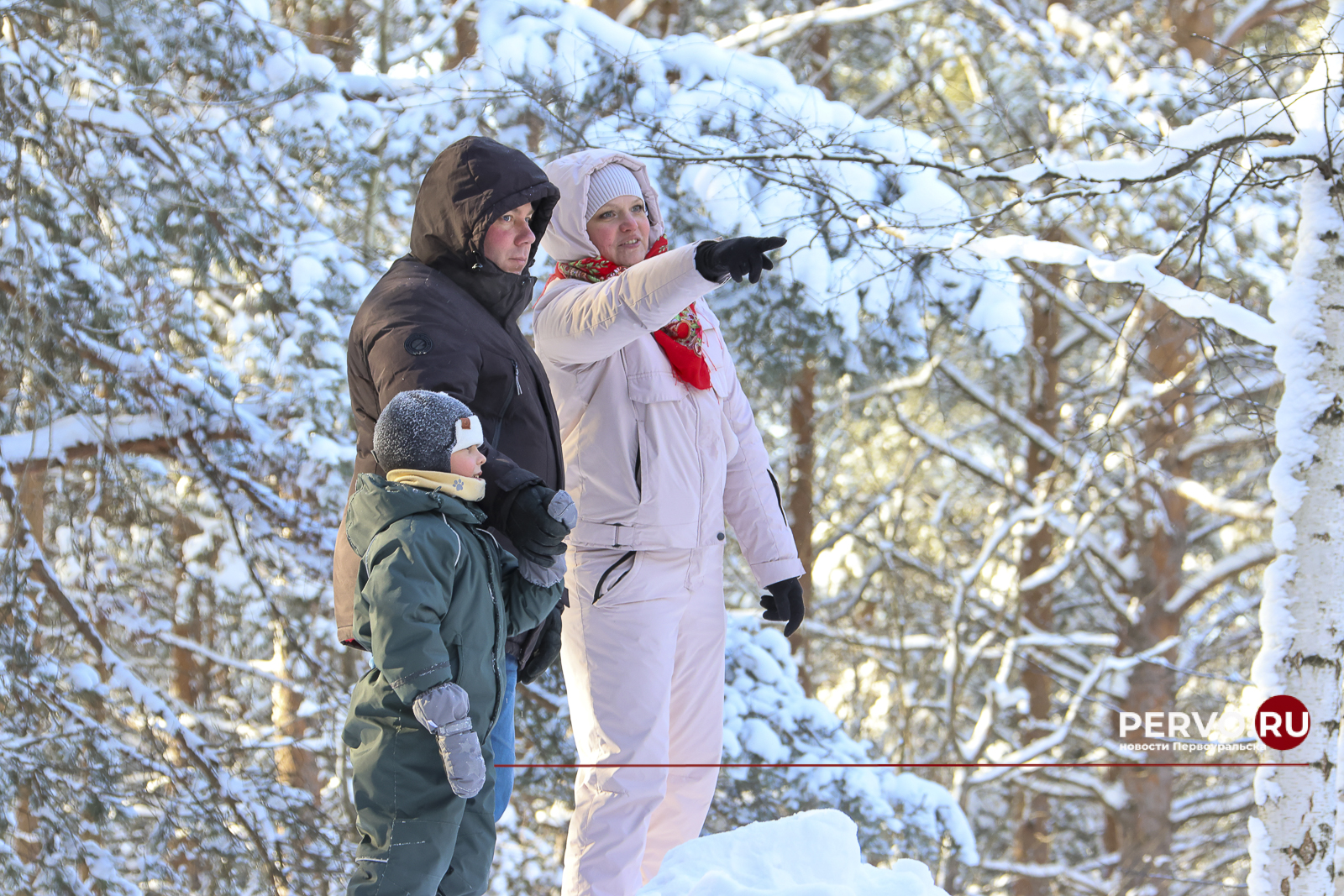 Жители Первоуральска проводили зиму и встретили весну