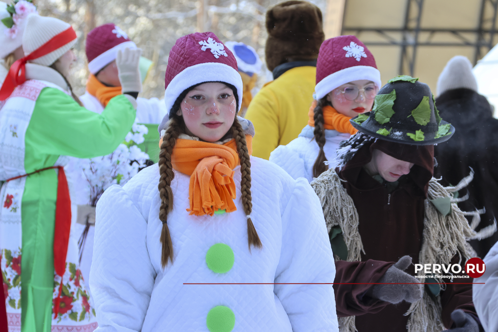 Жители Первоуральска проводили зиму и встретили весну