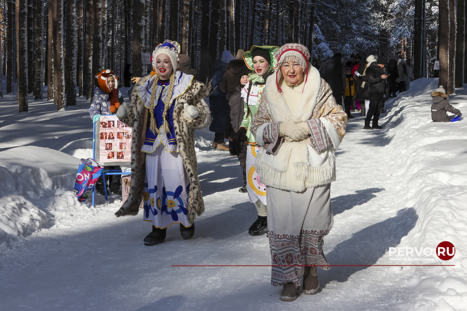 Жители Первоуральска проводили зиму и встретили весну