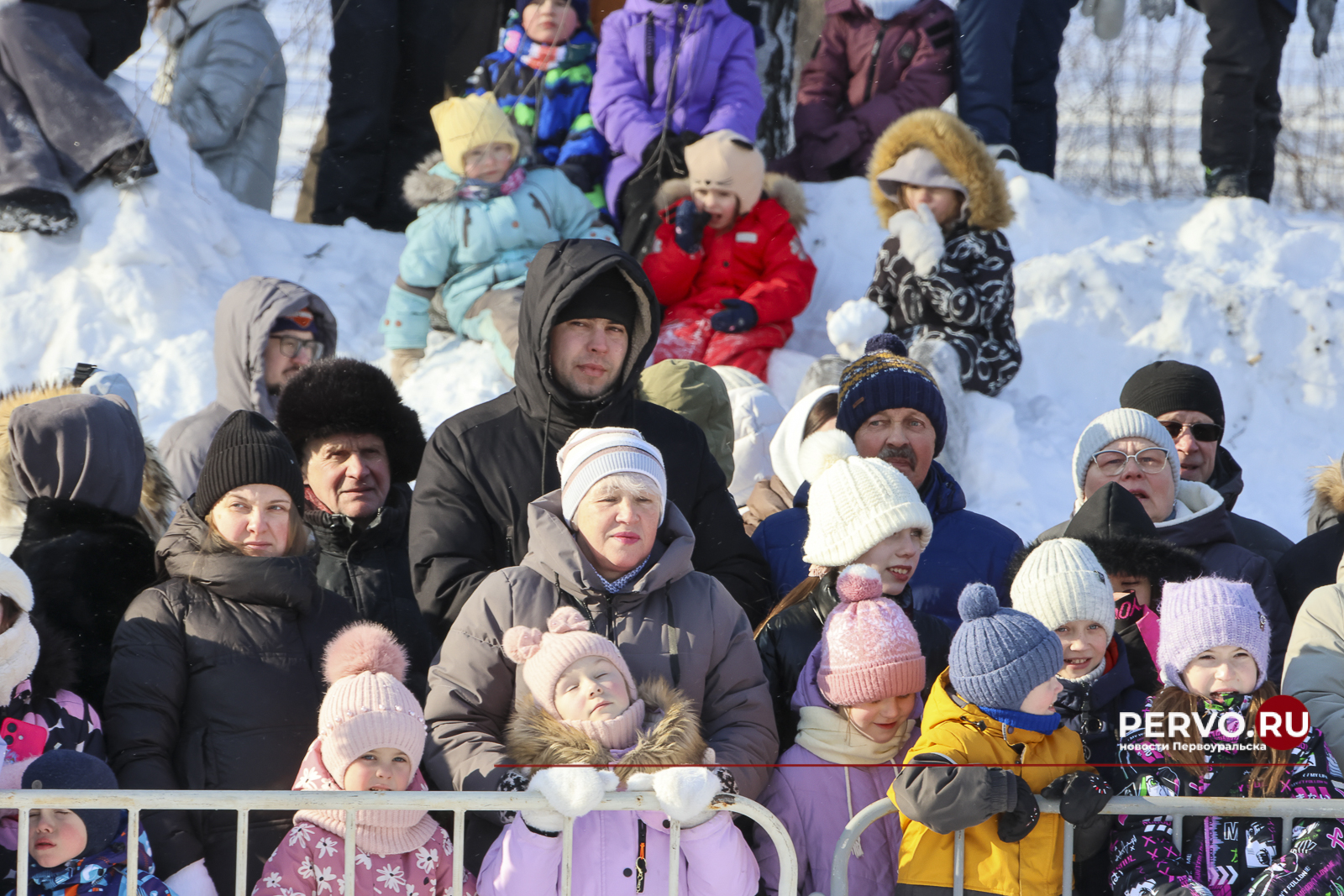 Жители Первоуральска проводили зиму и встретили весну