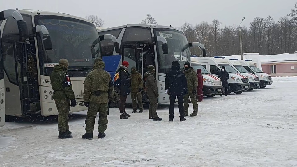 Четырех солдат вернули из украинского плена