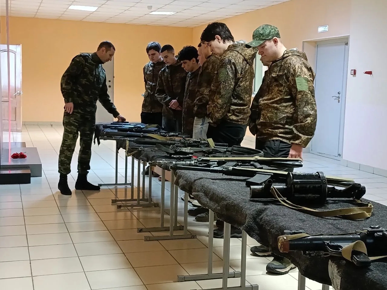 Студенты Первоуральского политехникума посетили спецподразделение ГУФСИН «Россы»