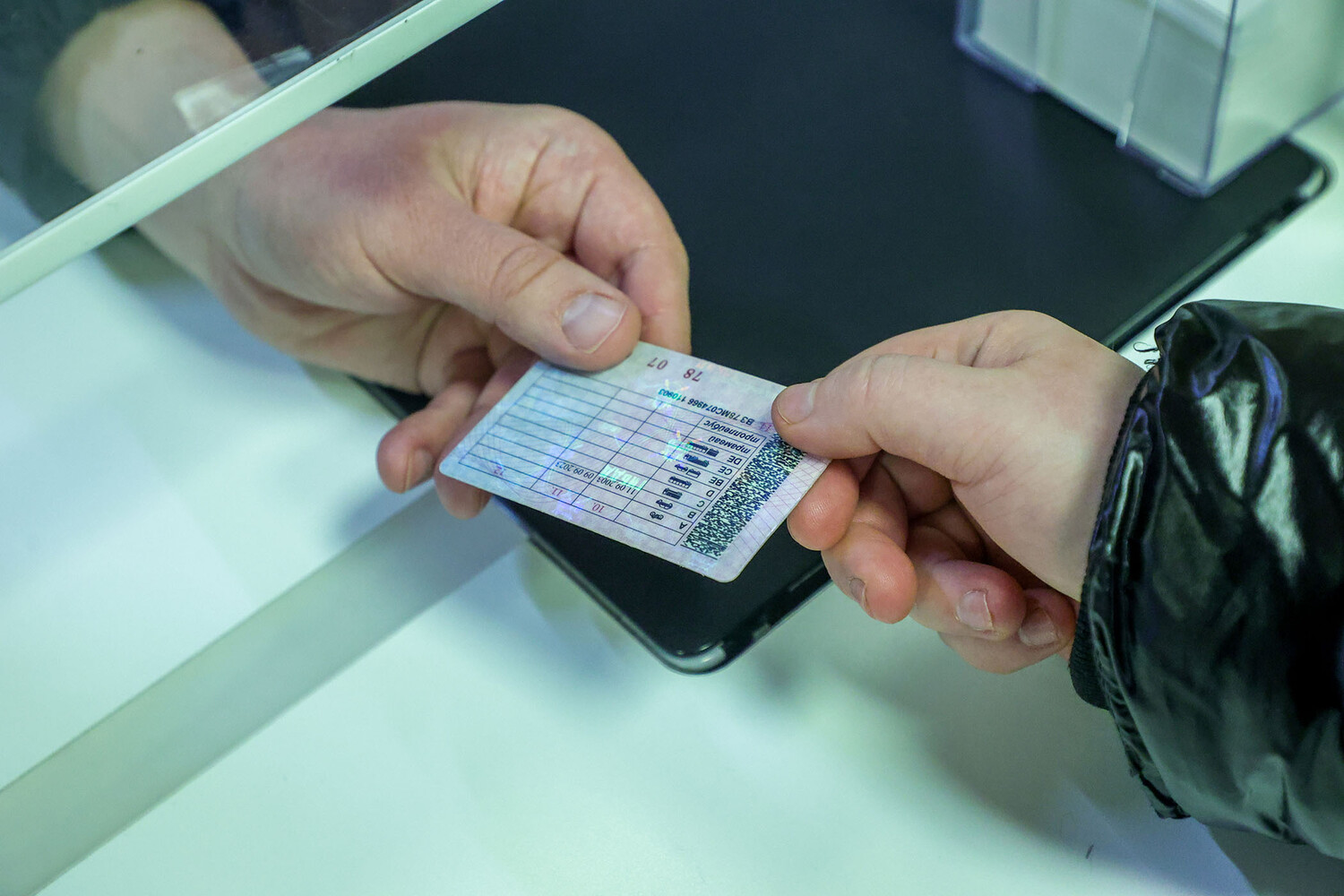 В России могут сократить срок сдачи практического экзамена на права до 60 дней