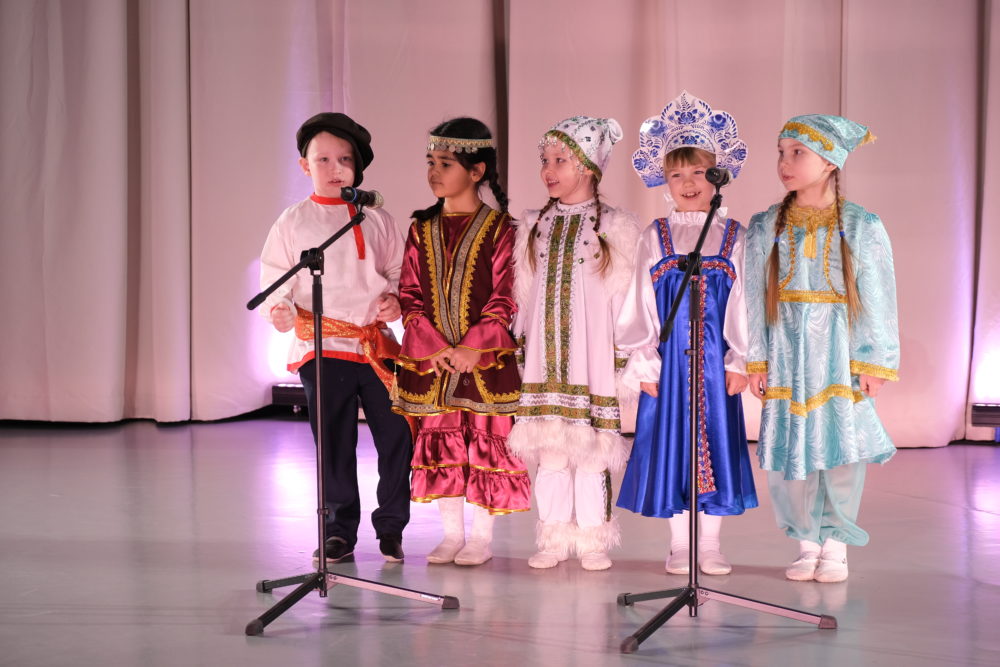 Фестиваль патриотической песни «Я люблю тебя, Россия!» объединил юных первоуральцев