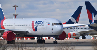 Отказ двигателя мог стать причиной задержки рейса Azur Air из Красноярска