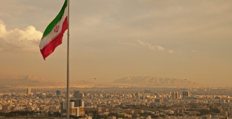 МИД Ирана предупредил о готовности атаковать базы США в Персидском заливе в ответ