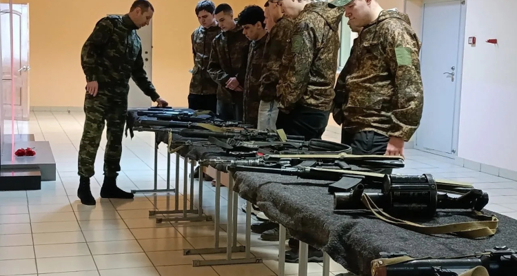 Студенты Первоуральского политехникума посетили спецподразделение ГУФСИН «Россы»