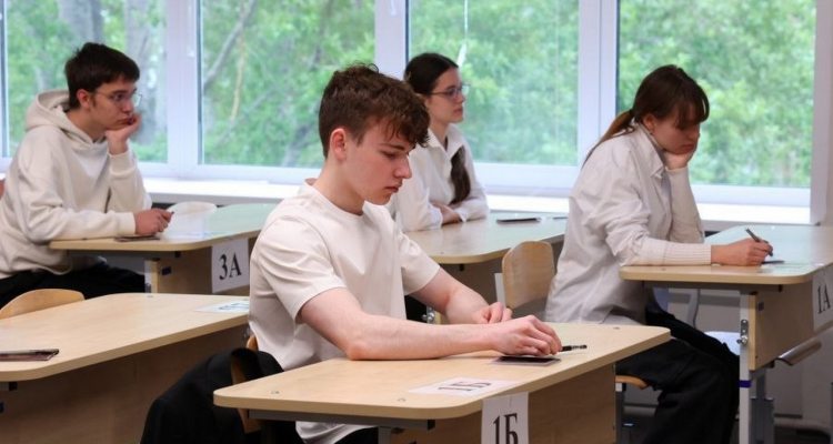 Девятиклассники принимают участие в итоговом собеседовании по русскому языку