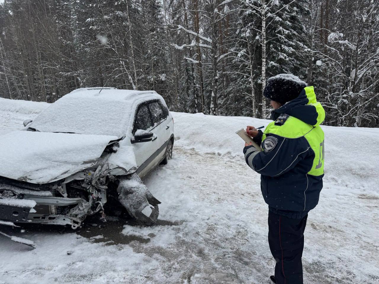 Под Первоуральском в ДТП пострадал ребенок без автокресла