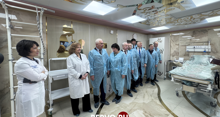 Депутаты ЗакСо оценили новый облик первоуральской медицины