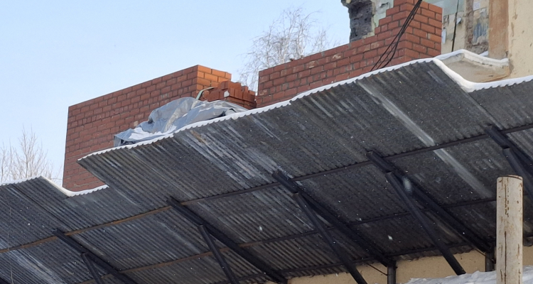 В микрорайоне Динас восстанавливают дом, пострадавший при взрыве газа