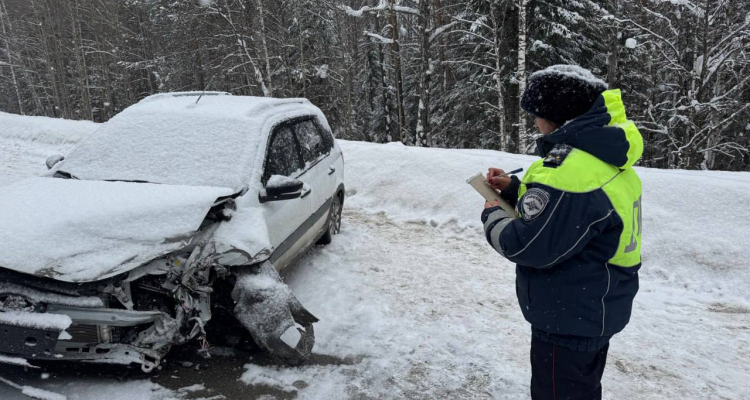 Под Первоуральском в ДТП пострадал ребенок без автокресла