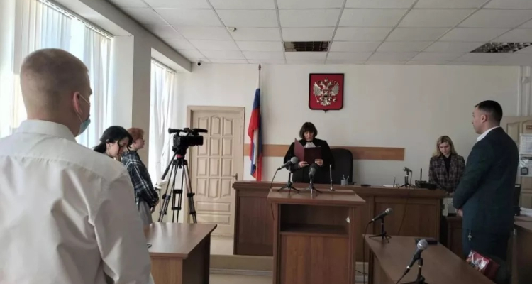 Житель Первоуральска отделался штрафом за поддельные права