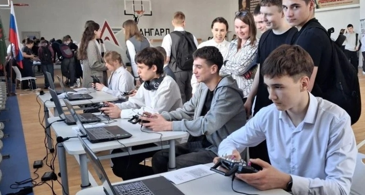 Будущим выпускникам в Первоуральске предложили навигацию по инженерии